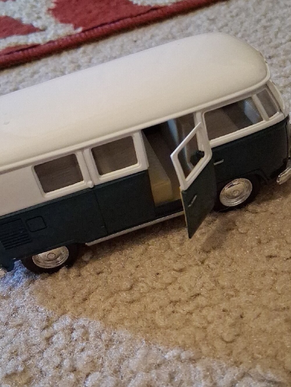 Volkswagon Bus - Picture 6 of 7